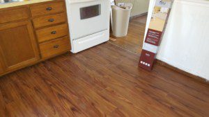 stagger vinyl plank flooring